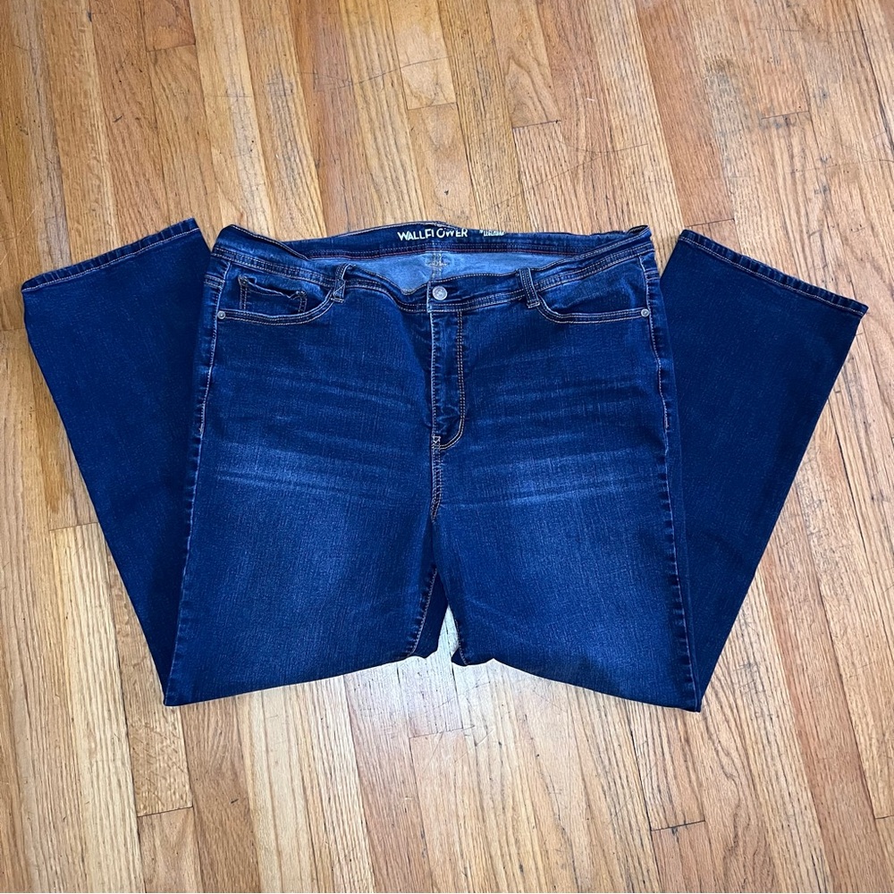 WallFlower Women's Dark Bootcut Jeans
